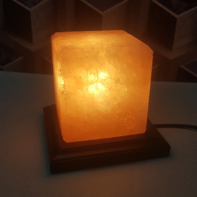 himalayan cube lamp